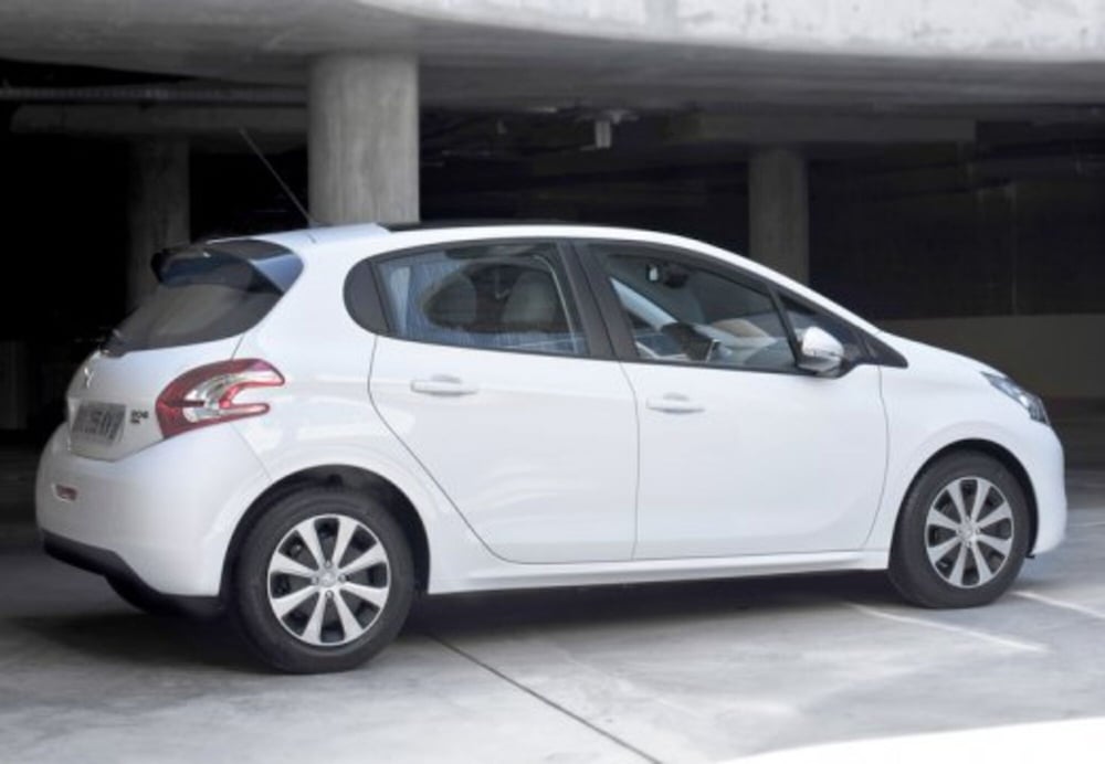 Peugeot 208 usata a Pescara (10)