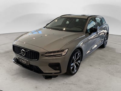 Volvo V60 B4 automatico Plus Dark nuova a Como