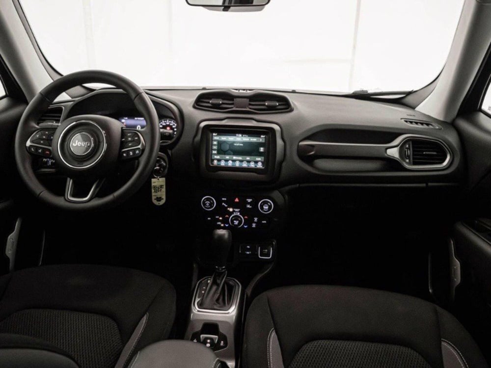 Jeep Renegade usata a Macerata (18)