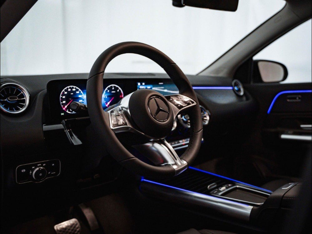 Mercedes-Benz GLA SUV nuova a Macerata (11)