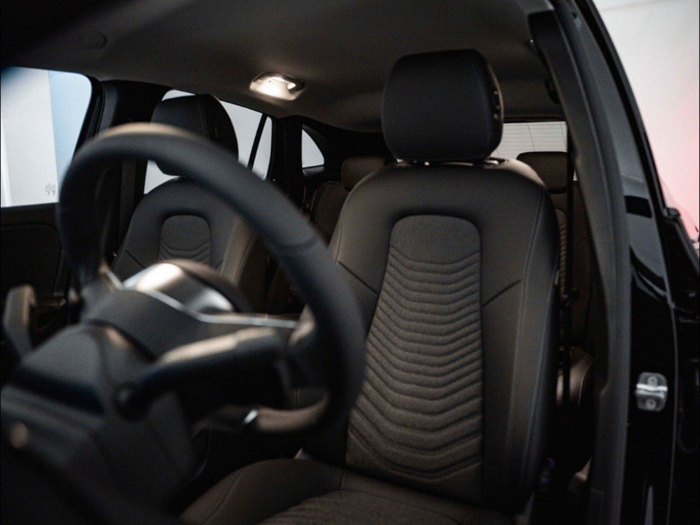 Mercedes-Benz GLA SUV nuova a Macerata (14)