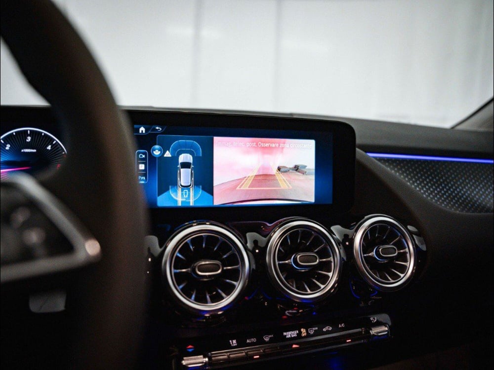 Mercedes-Benz GLA SUV nuova a Macerata (17)