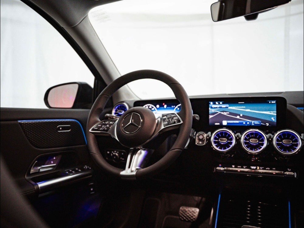 Mercedes-Benz GLA SUV nuova a Macerata (19)
