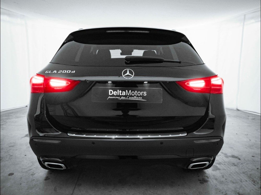 Mercedes-Benz GLA SUV nuova a Macerata (3)