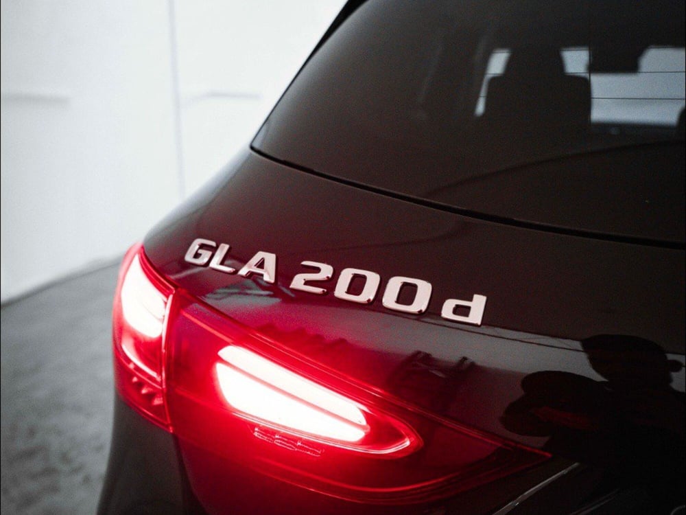 Mercedes-Benz GLA SUV nuova a Macerata (9)