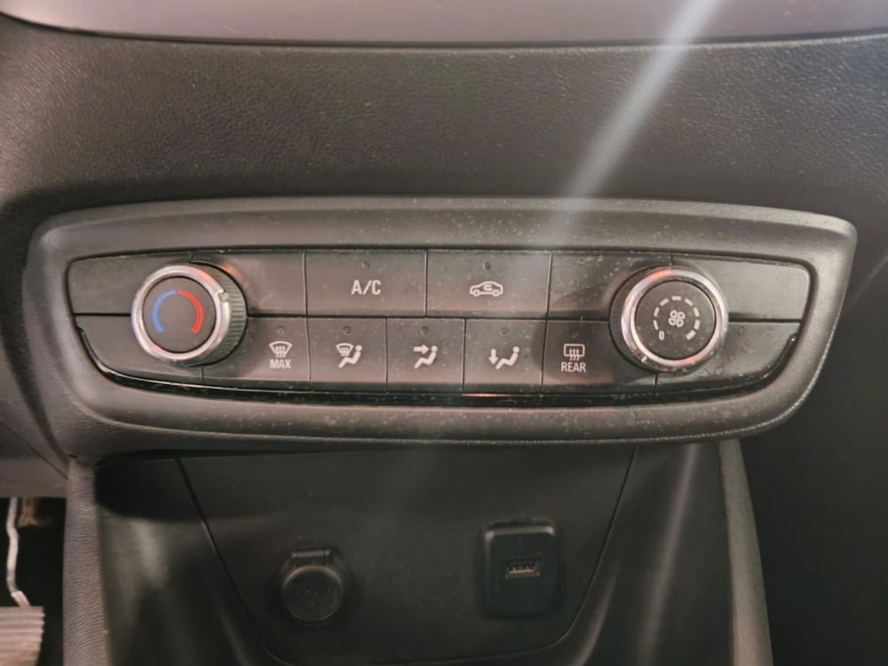 Opel Crossland X usata a Brescia (18)