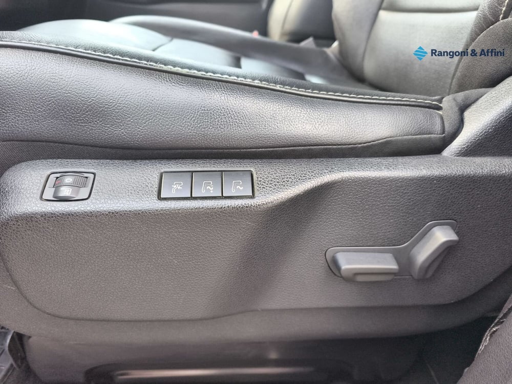 Peugeot Traveller usata a Brescia (18)