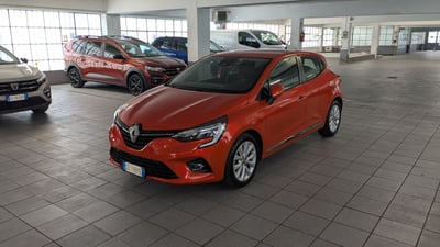 Renault Clio Full Hybrid E-Tech 140 CV 5 porte Intens del 2021 usata a Milano