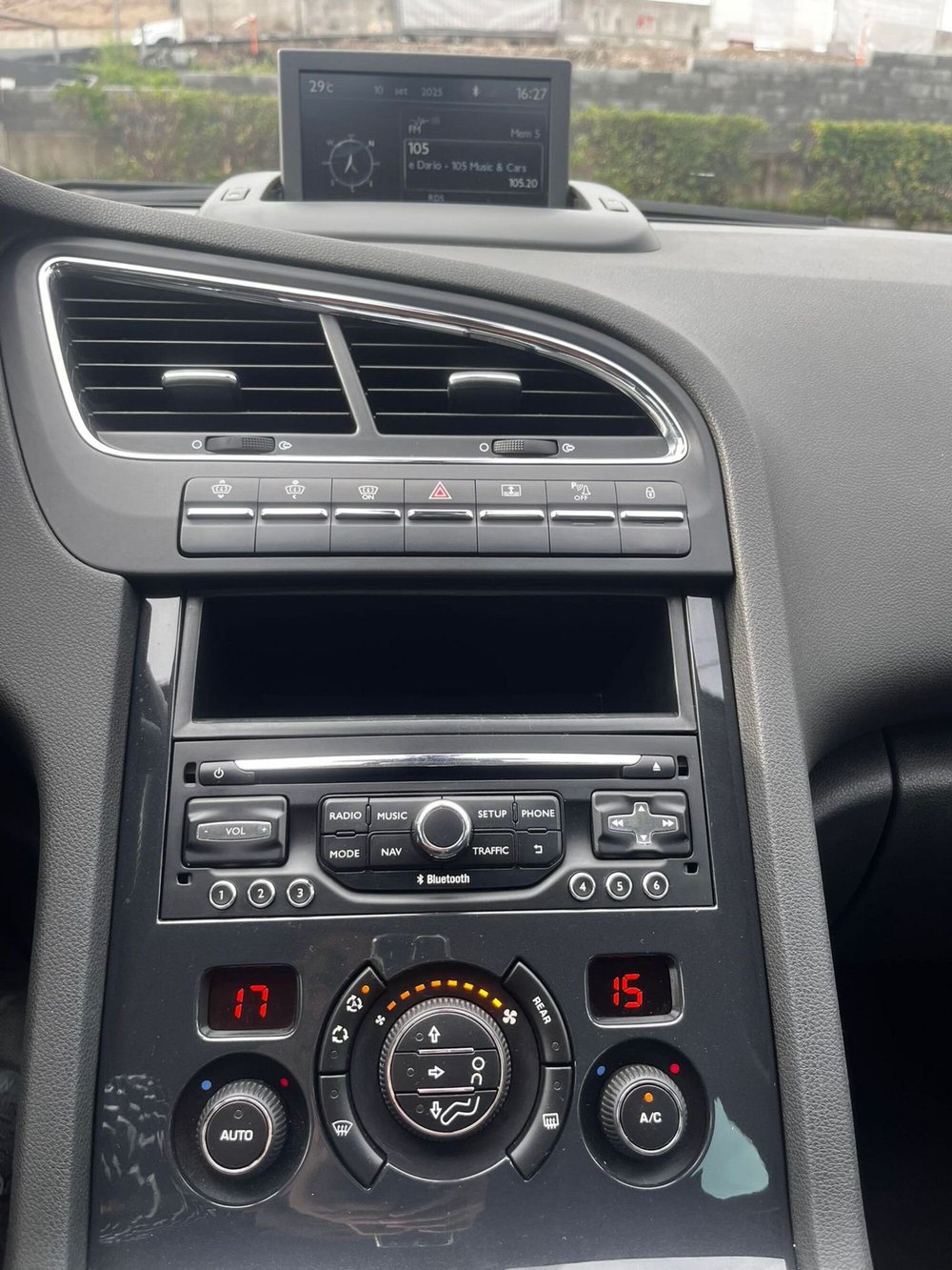 Peugeot 5008 usata a Lucca (18)