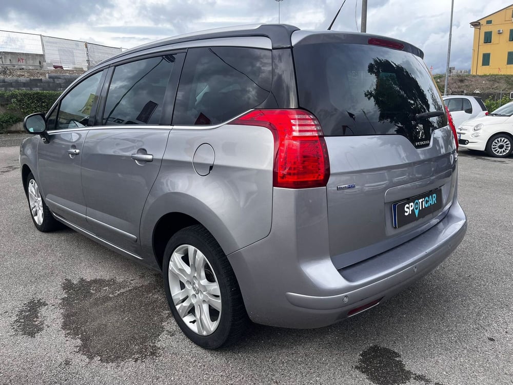 Peugeot 5008 usata a Lucca (5)