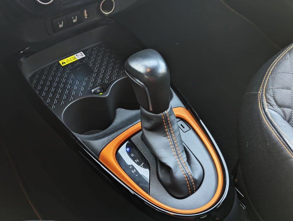 Toyota Aygo X usata a Pescara (9)