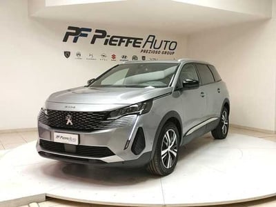 Peugeot 5008 PureTech Turbo 130 S&amp;S EAT8 Allure Pack del 2023 usata a Teramo