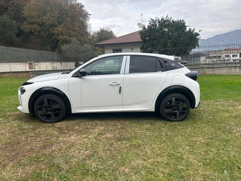 Lancia Ypsilon nuova a Salerno (10)