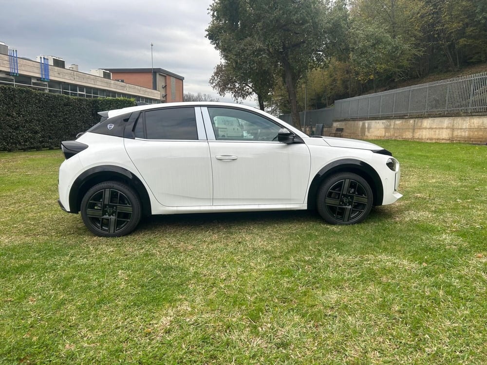 Lancia Ypsilon nuova a Salerno (11)