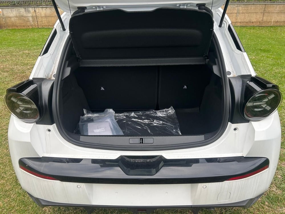 Lancia Ypsilon nuova a Salerno (16)