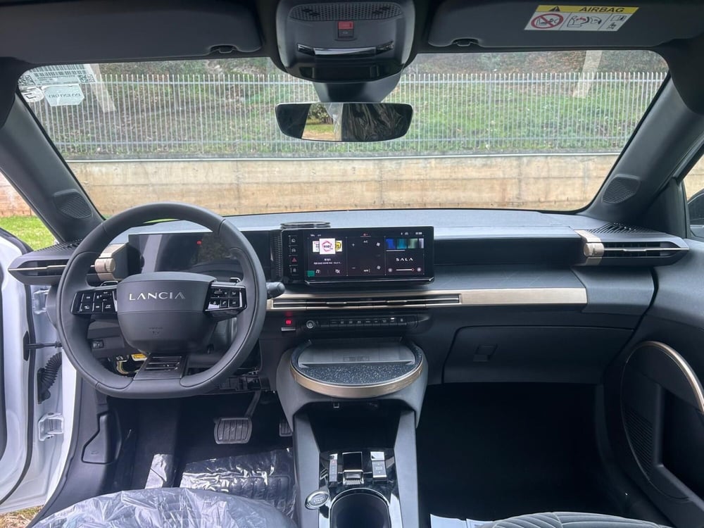 Lancia Ypsilon nuova a Salerno (5)