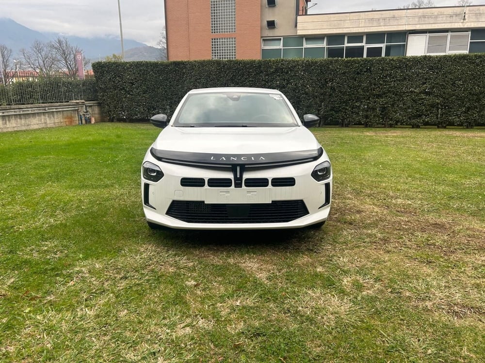 Lancia Ypsilon nuova a Salerno (9)