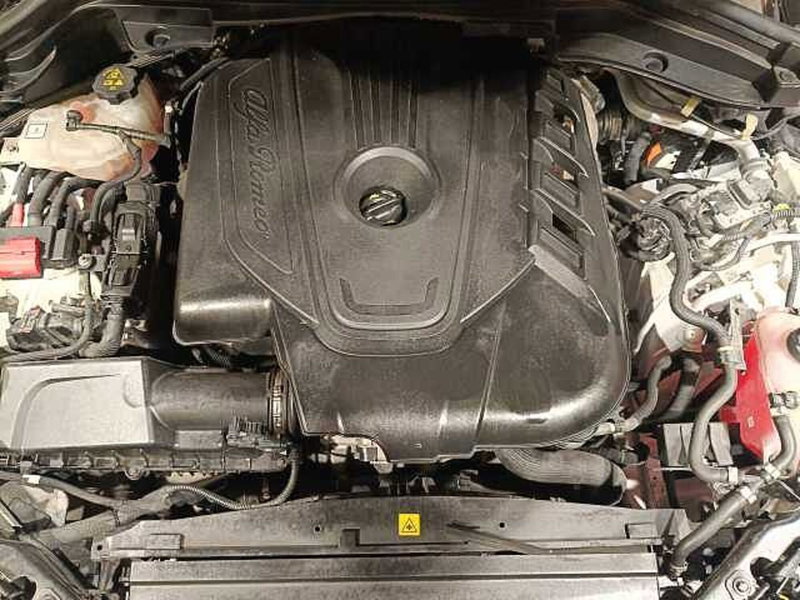 Alfa Romeo Stelvio usata a Teramo (10)