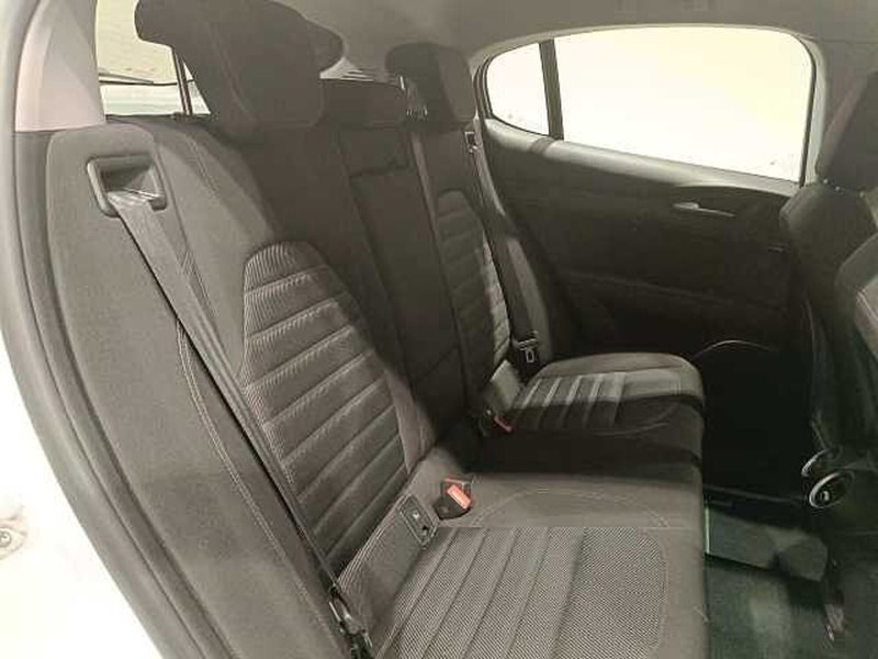 Alfa Romeo Stelvio usata a Teramo (14)