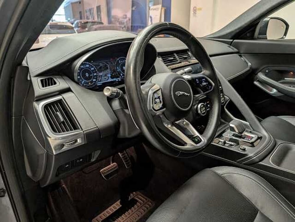 Jaguar E-Pace usata a Teramo (11)