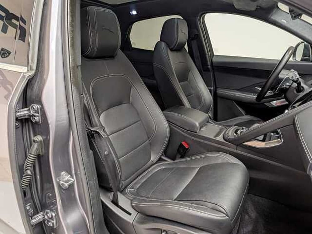 Jaguar E-Pace usata a Teramo (15)