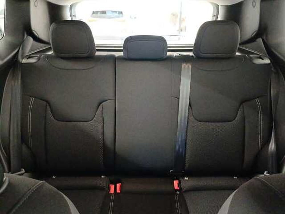 Jeep Renegade nuova a Teramo (13)