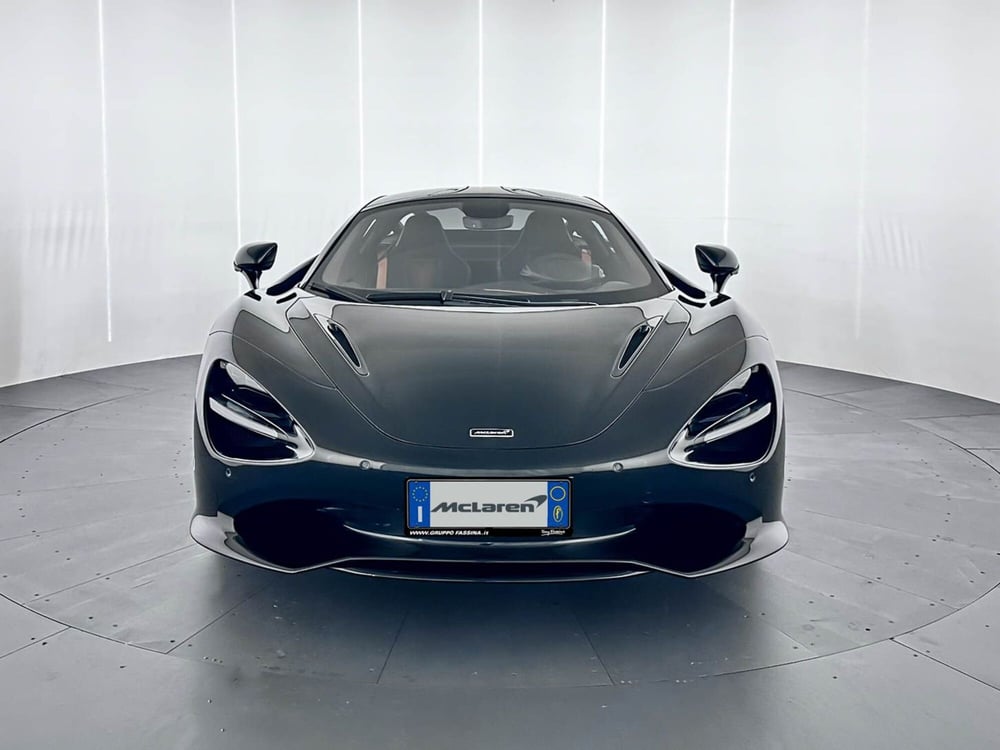 McLaren 750S Coupé nuova a Milano (2)