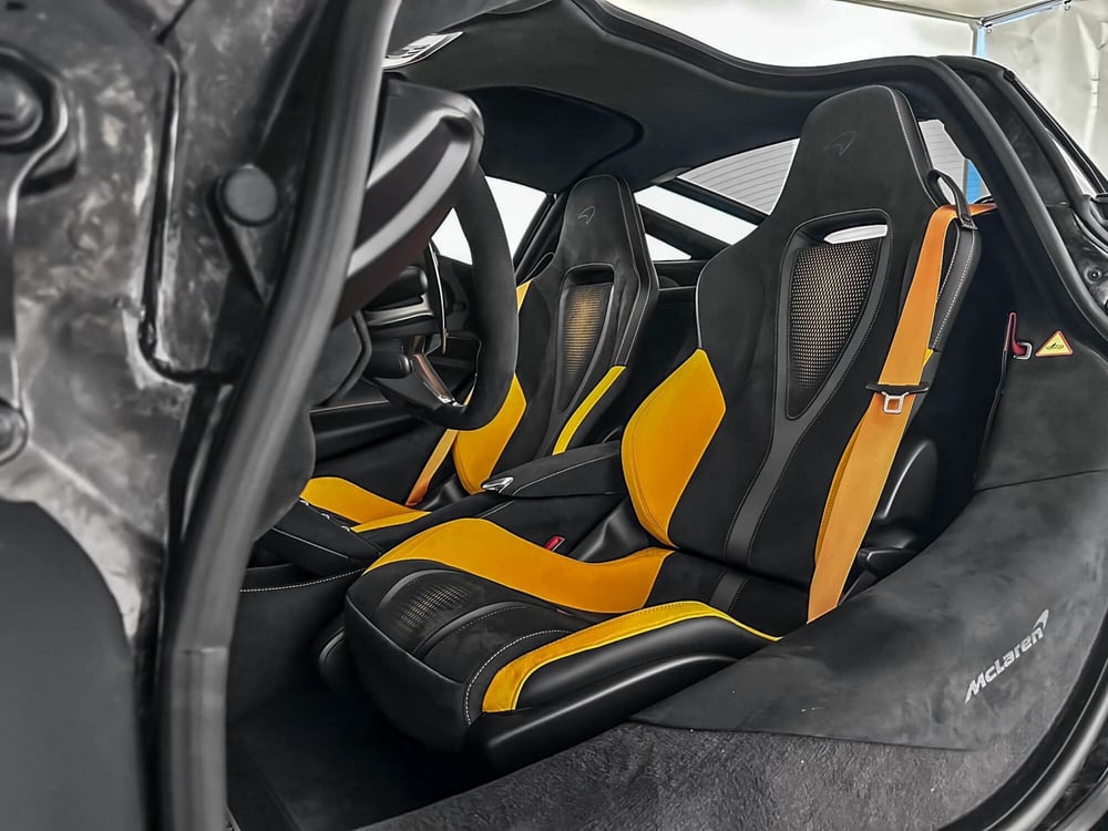 McLaren 750S Coupé nuova a Milano (8)
