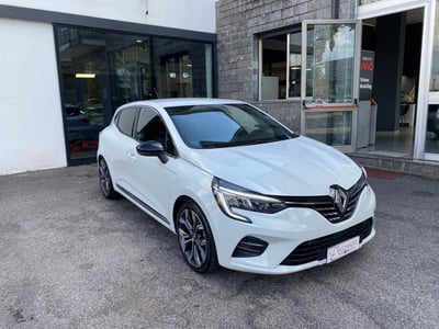 Renault Clio Full Hybrid E-Tech 140 CV 5 porte Intens del 2021 usata a Barlassina