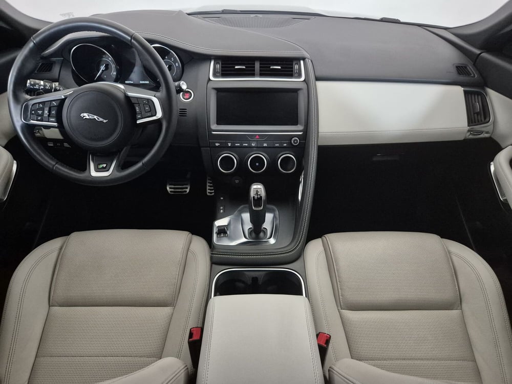 Jaguar E-Pace usata a Torino (4)