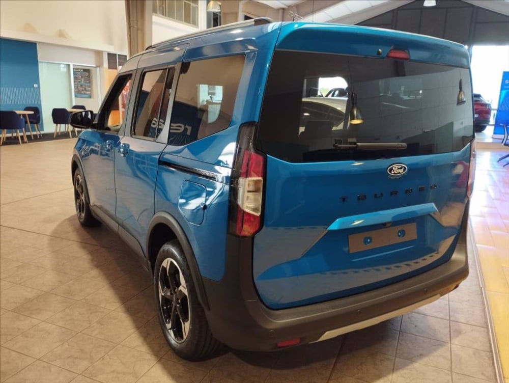 Ford Tourneo Courier nuova a Milano (3)