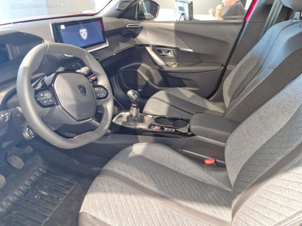 Peugeot 2008 nuova a Salerno (12)