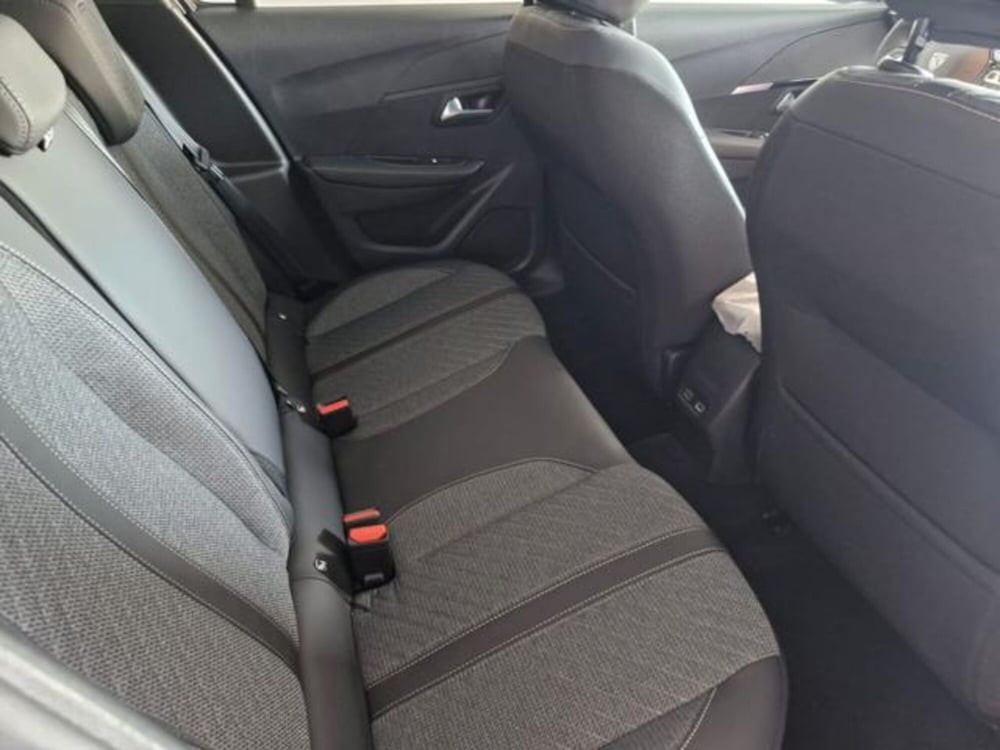 Peugeot 208 nuova a Salerno (13)