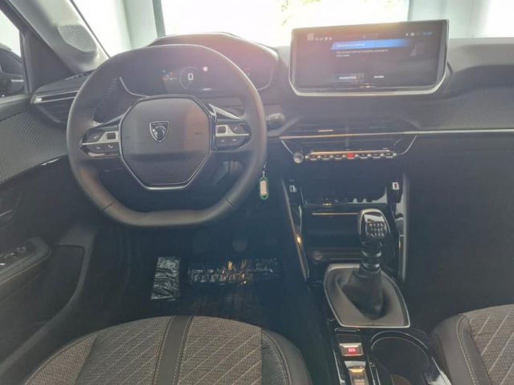 Peugeot 208 nuova a Salerno (20)