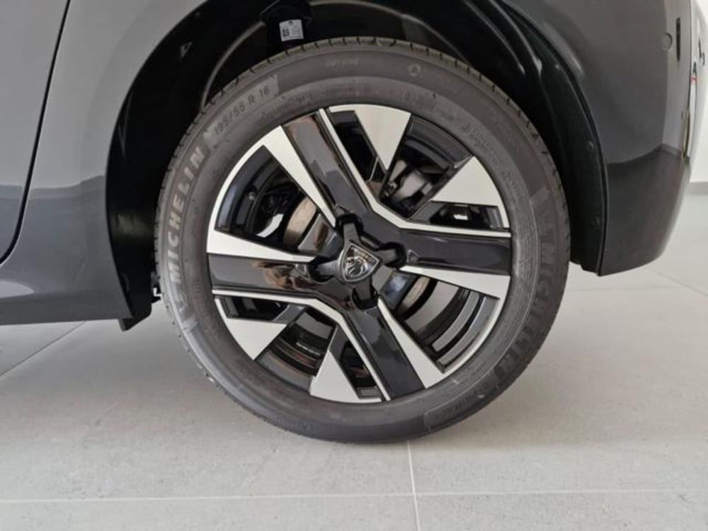 Peugeot 208 nuova a Salerno (9)