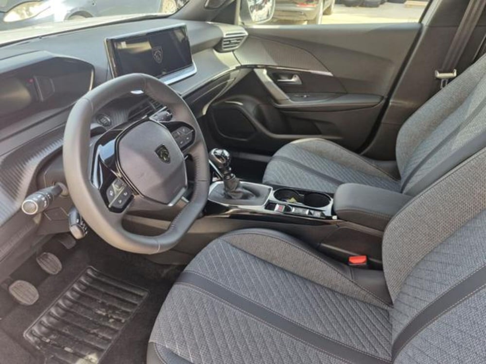 Peugeot 2008 nuova a Salerno (10)
