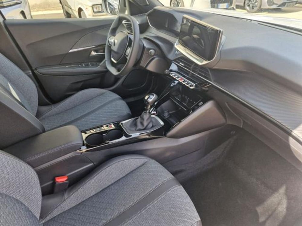 Peugeot 2008 nuova a Salerno (13)