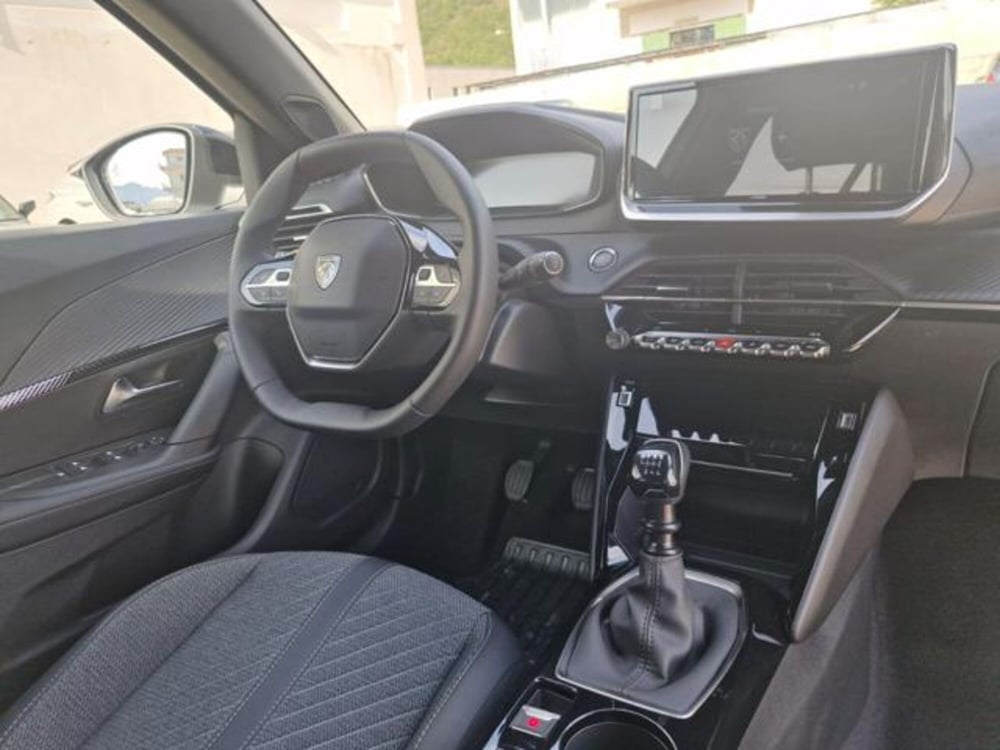 Peugeot 2008 nuova a Salerno (14)
