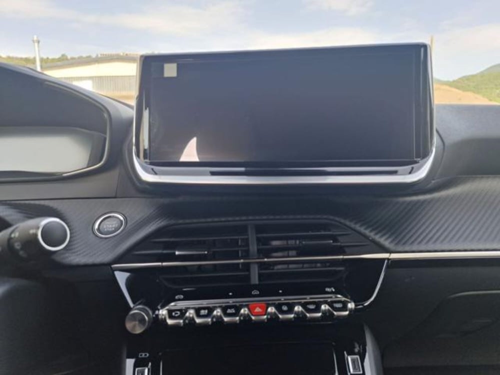Peugeot 2008 nuova a Salerno (17)