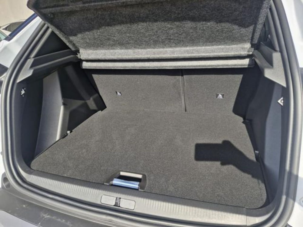 Peugeot 2008 nuova a Salerno (18)