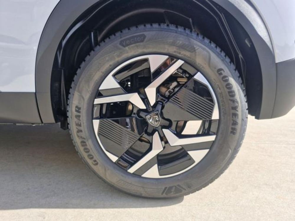 Peugeot 2008 nuova a Salerno (9)