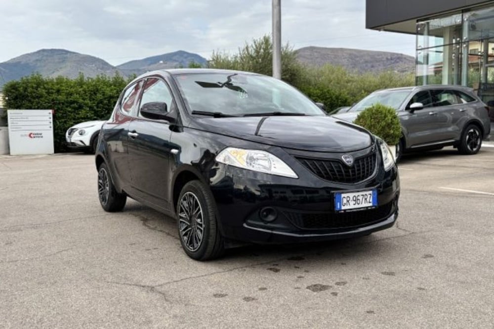 Lancia Ypsilon usata a Latina