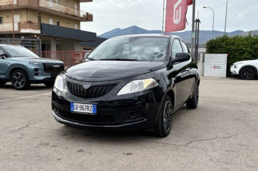 Lancia Ypsilon usata a Latina (3)