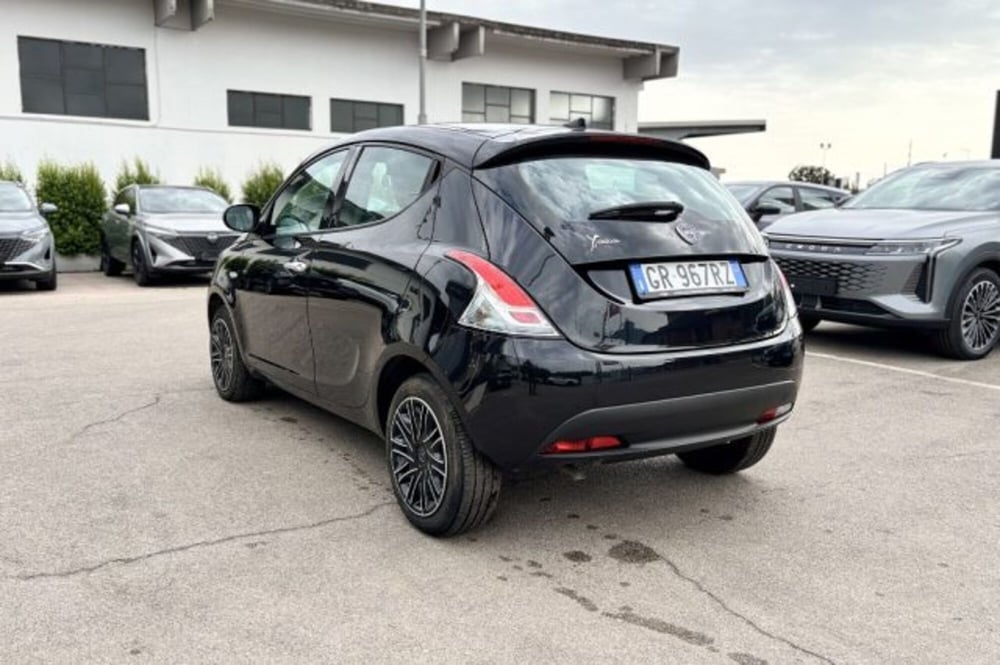 Lancia Ypsilon usata a Latina (5)