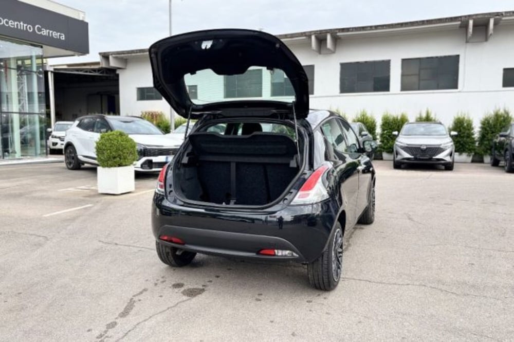 Lancia Ypsilon usata a Latina (7)