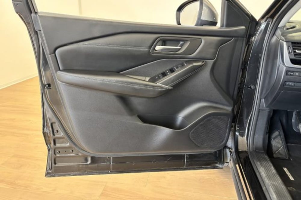 Nissan Qashqai usata a Latina (12)