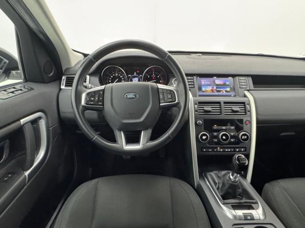 Land Rover Discovery Sport usata a Como (9)