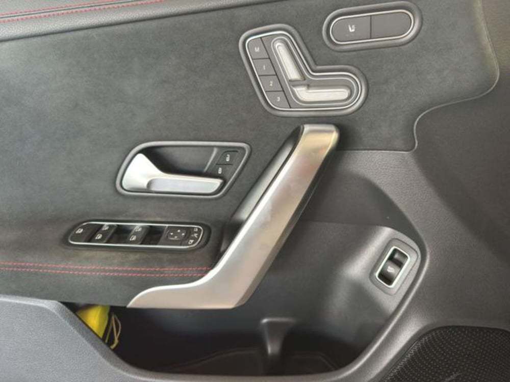 Mercedes-Benz CLA usata a Milano (11)