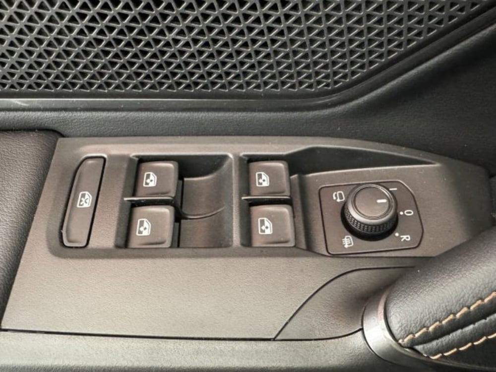 Cupra Leon nuova a Vicenza (11)