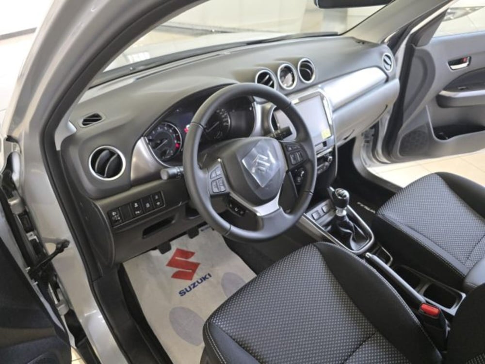 Suzuki Vitara nuova a Reggio Emilia (10)